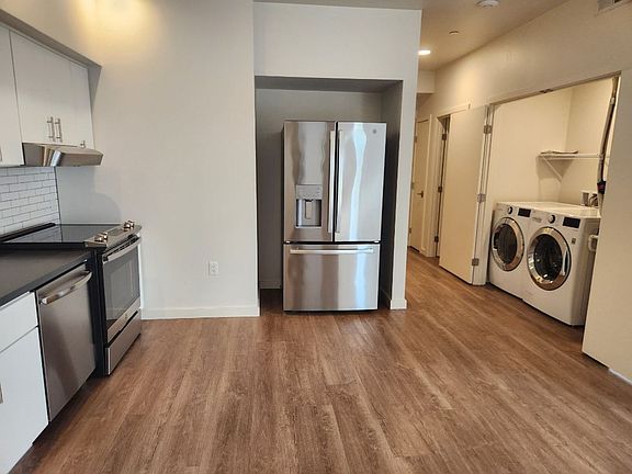 5th image of 1534 Myers Ln #103