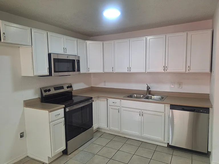 5912 Maceo Ln — Photo 7