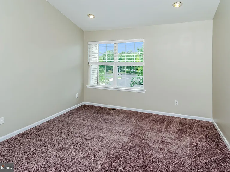 17 Lancaster Ct — Photo 22