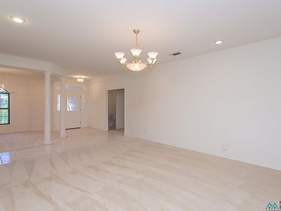 5th image of 17 Granite Cir