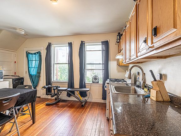 5th image of 242 Belgrade Ave Floor 1