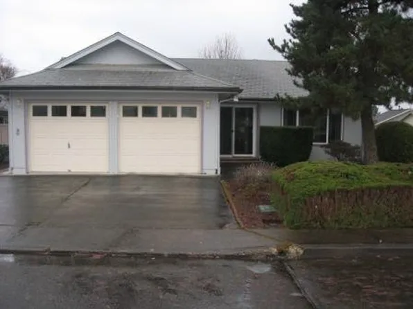 3234 Oakcrest Dr NW, Salem, OR 97304