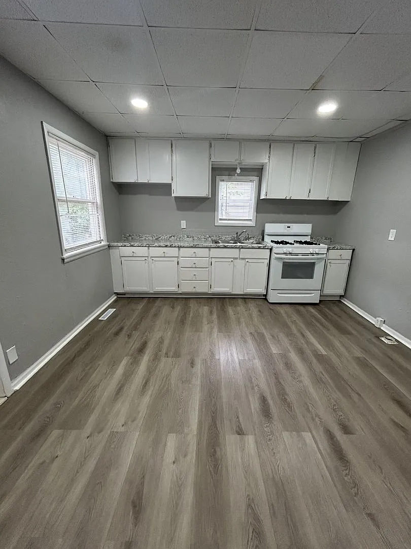 Cozy 3br/1ba Single Family Home - Move In Ready! — Photo 3
