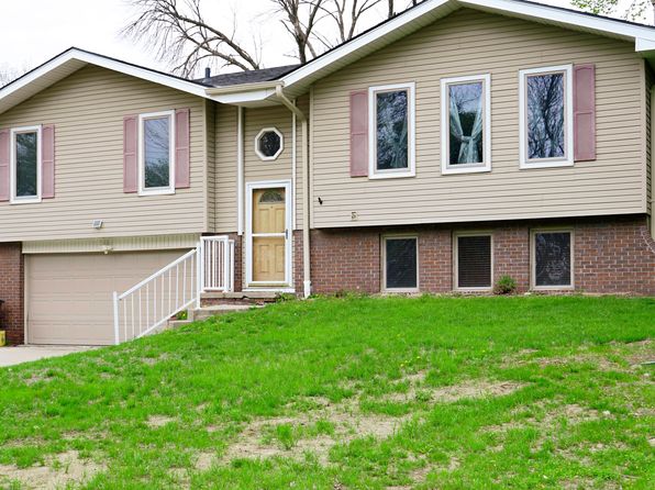 619 Simms Ave, Council Bluffs, IA 51503