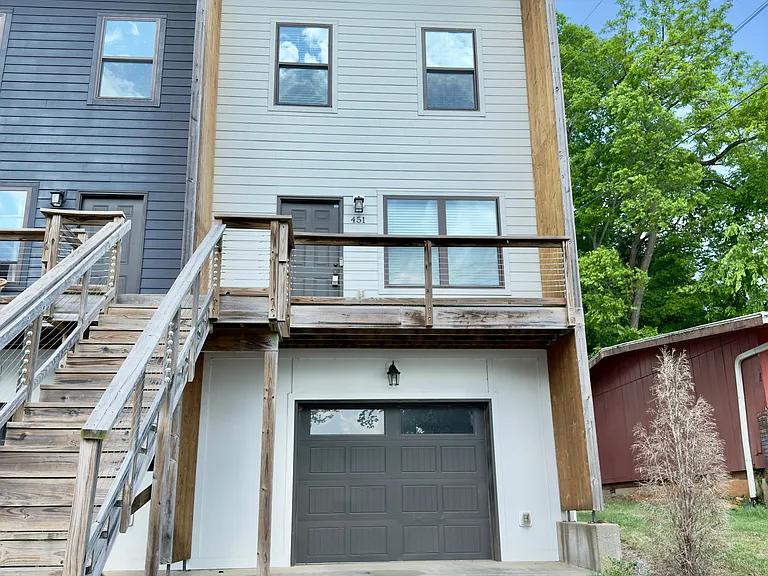 451 N 1st St — Photo 2