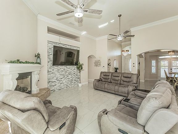 3rd image of 2888 Ashcroft Ave