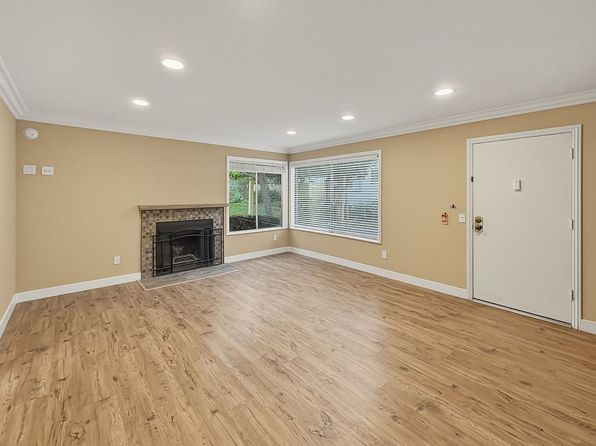 18408 Hatteras St Unit 19