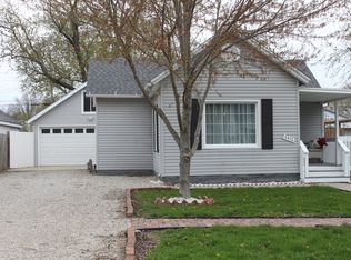 2412 Moultrie Ave, Mattoon, IL 61938