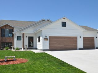 131 Craig Ct, Brookings, SD 57006