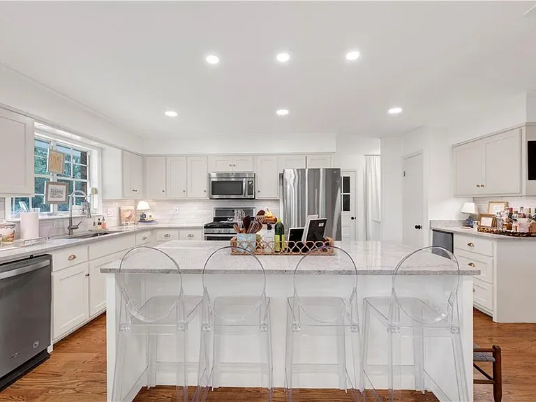 8960 Morphy Ave — Photo 23