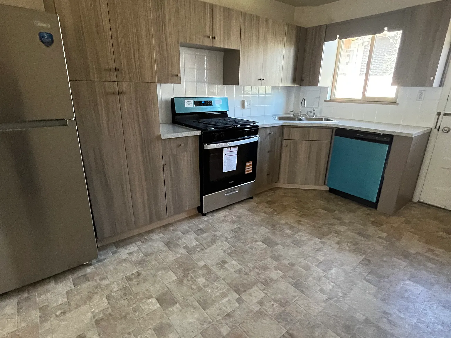 2 bed, 800 sqft, $1,675 — Photo 4