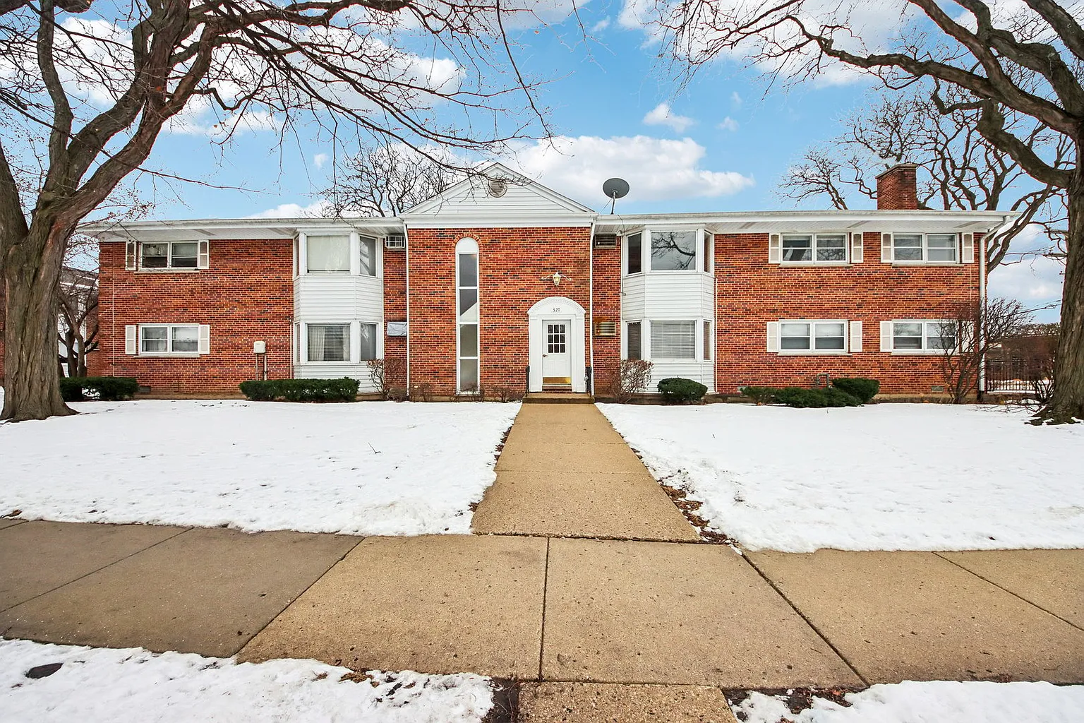 527 W Eastman St APT 2C photo 1
