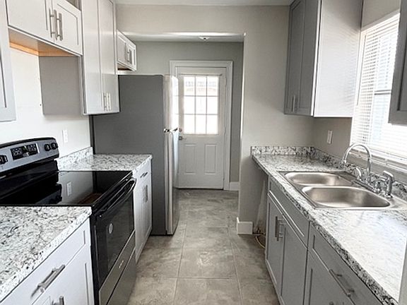 3rd image of 2692 Beal St