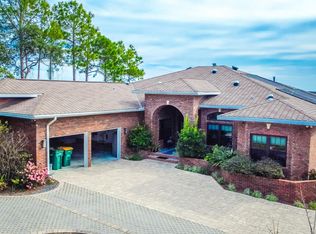 211 Wynnehaven Beach Rd, Mary Esther, FL 32569