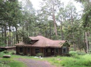 128 Creek Cabin Ln, East Stroudsburg, PA 18302