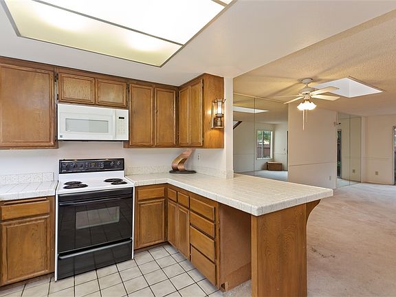 5th image of 75 3rd Ave Unit 32