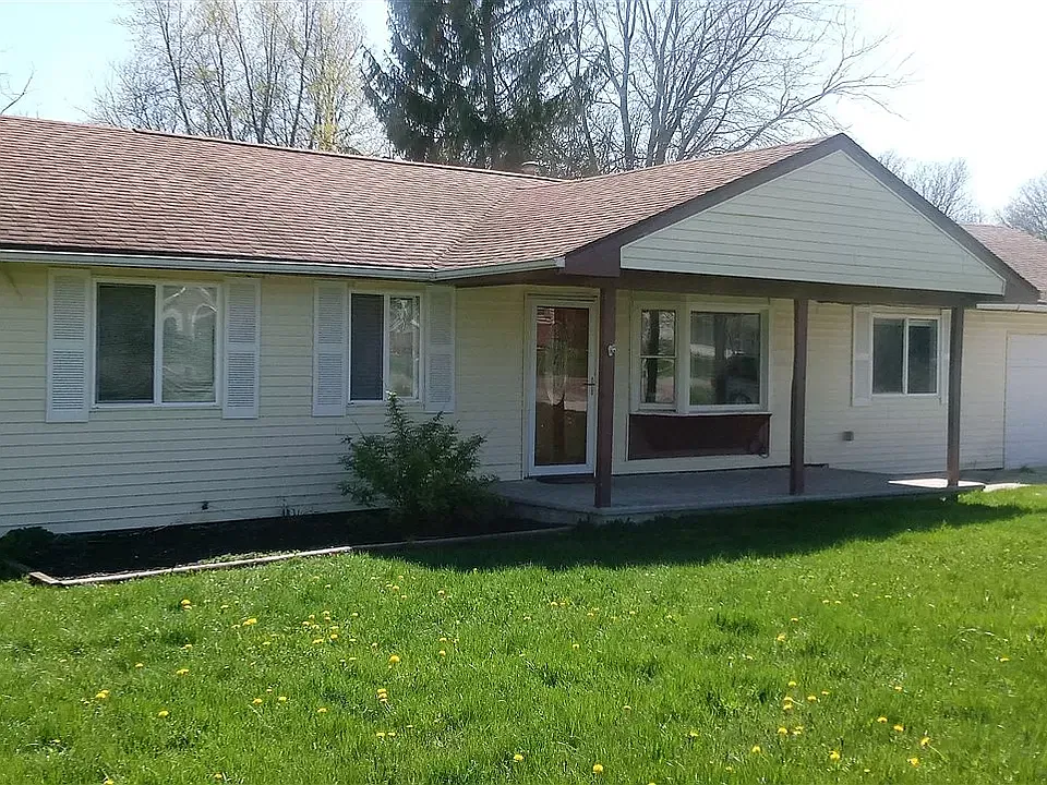 1064 Sarah St