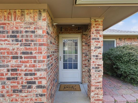 3rd image of 2110 Azalea St