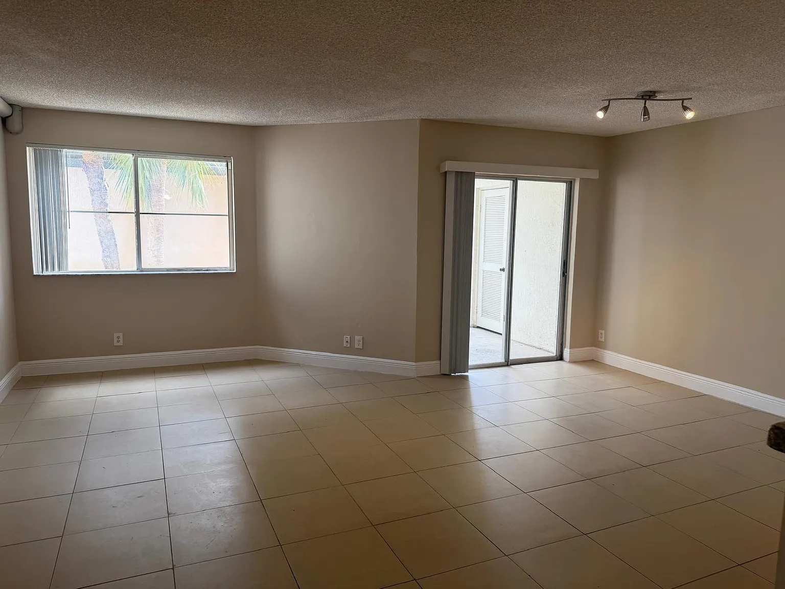 1 bed, 1.0 bath, 700 sqft, $1,700 — Photo 4