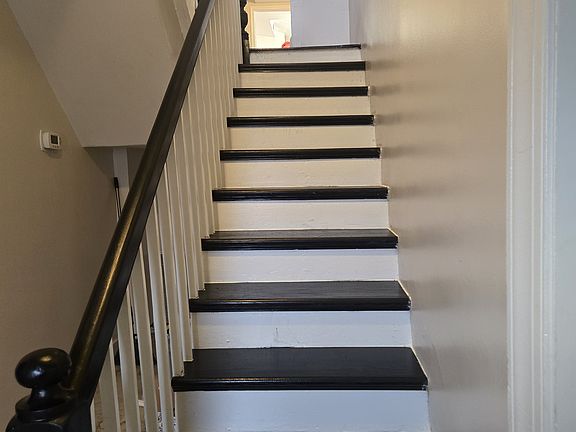 4th image of 402 National Ave