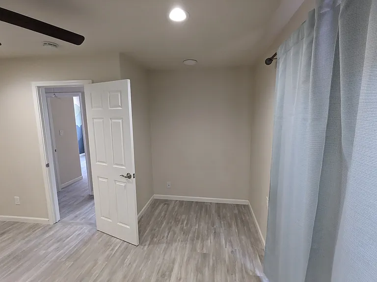 109 La Verne Ave — Photo 23