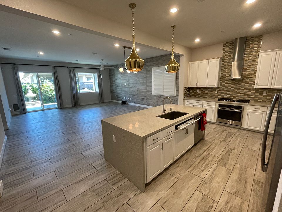Spacious model family room