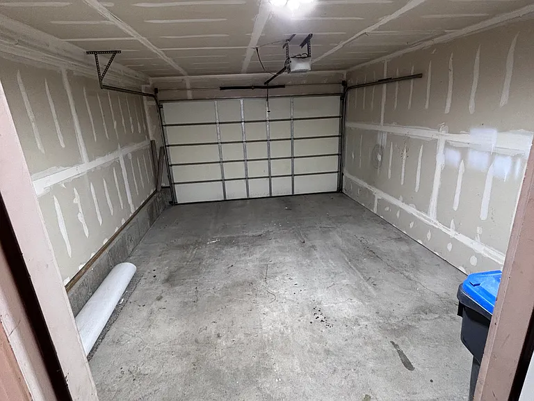 Oversized 1 car garage.