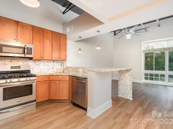 3920 Sharon Rd Unit 215, Charlotte, NC 28211