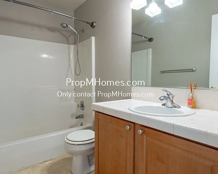 7561 SW Thornton Dr — Photo 20