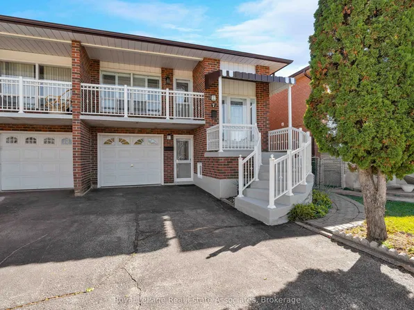 7 Capstan Ct, Toronto, ON M3L 2M9