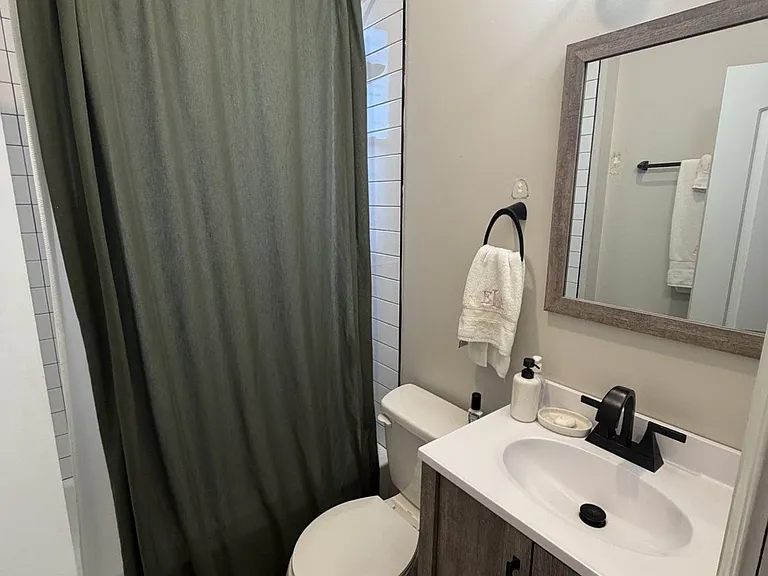 3505 N Sheffield Ave — Photo 6