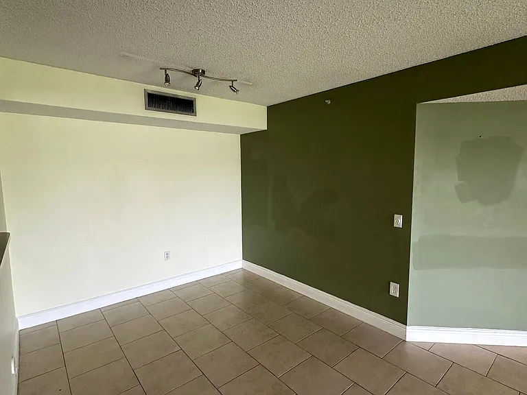 5005 Wiles Rd — Photo 32