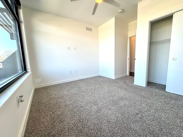 365 E Liberty St #202 — Photo 8