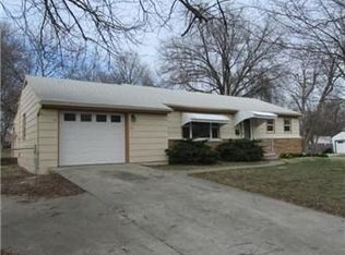 300 SW 4th St, Lees Summit, MO 64063