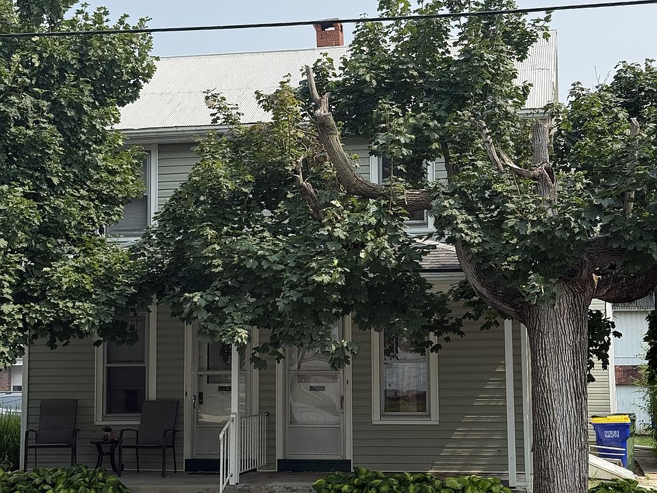 1st image of 18 W Main St