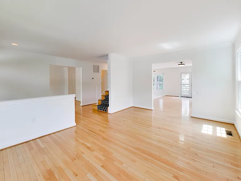 12015 Montrose Village Ter — Photo 11