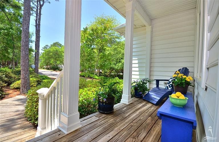 1st image of 402 Palmetto Dr