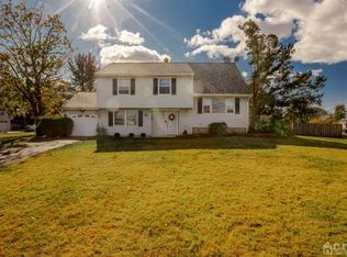 28 Atlantic Rd, Somerset, NJ 08873