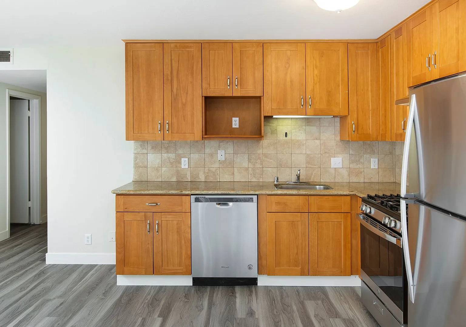 25 Glendale Street (461r) — Photo 4