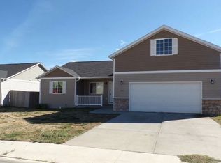 3411 Goldenrod Ave, Gillette, WY 82716