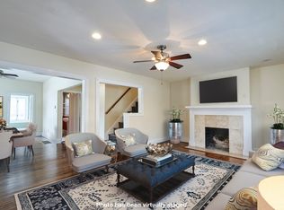 12718 Cedar Rd, Cleveland, OH 44106