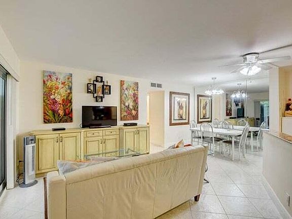 3rd image of 7539 S Oriole Boulevard #103