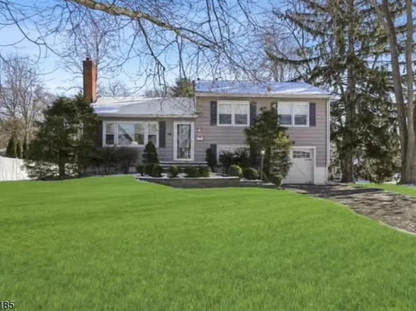 10 Lloyd Ave, Florham Park Boro, NJ 07932