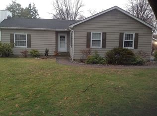 16 Fairview Ave, Clinton, NJ 08809