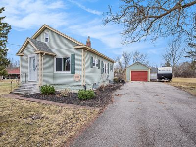 3243 S Genesee Rd, Burton, MI, 48519