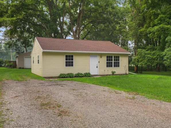 1091 Hickory St, Lansing, MI 48906