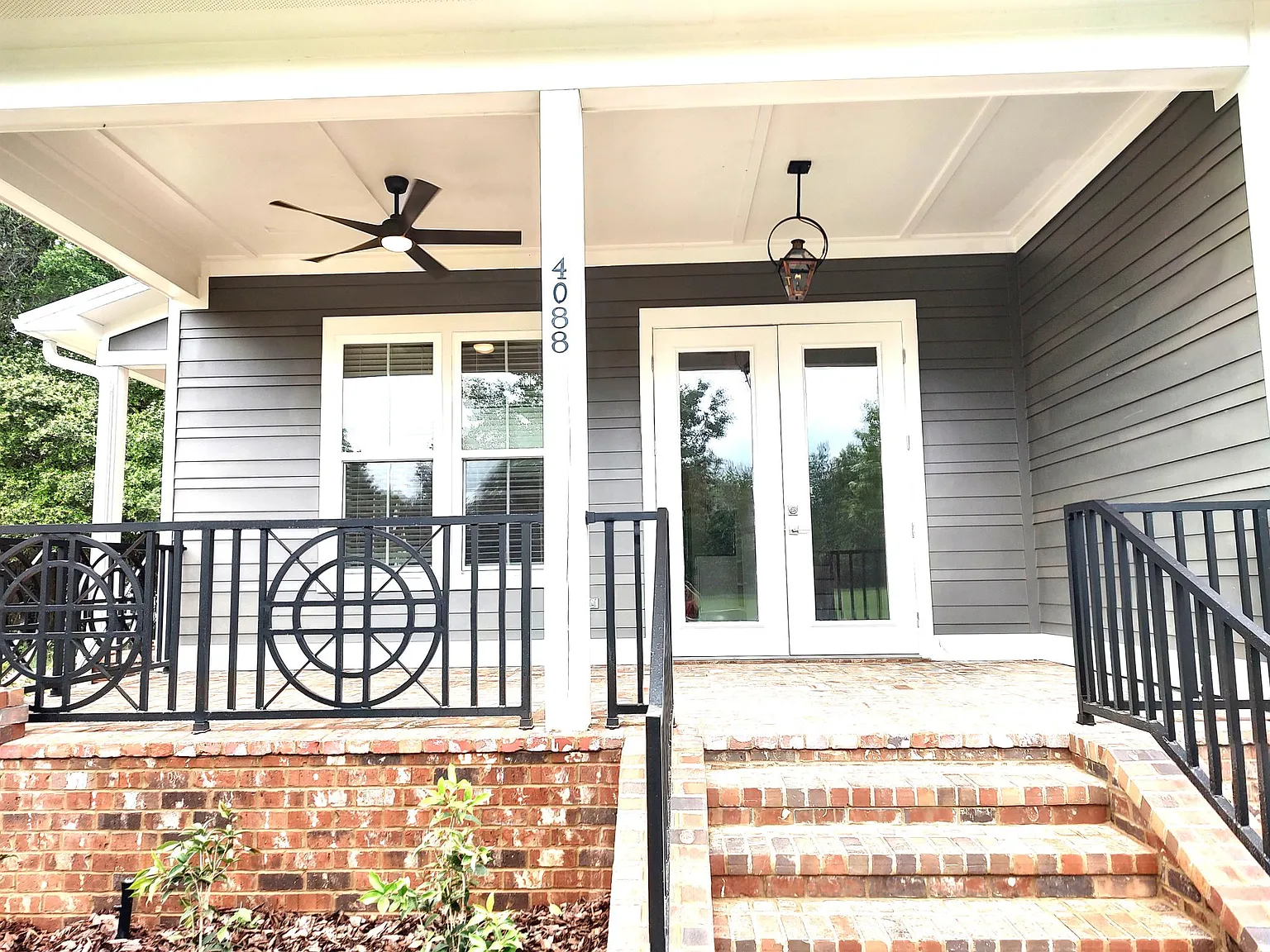 4 bed, 3.5 bath, 2756 sqft, $4,400 — Photo 2