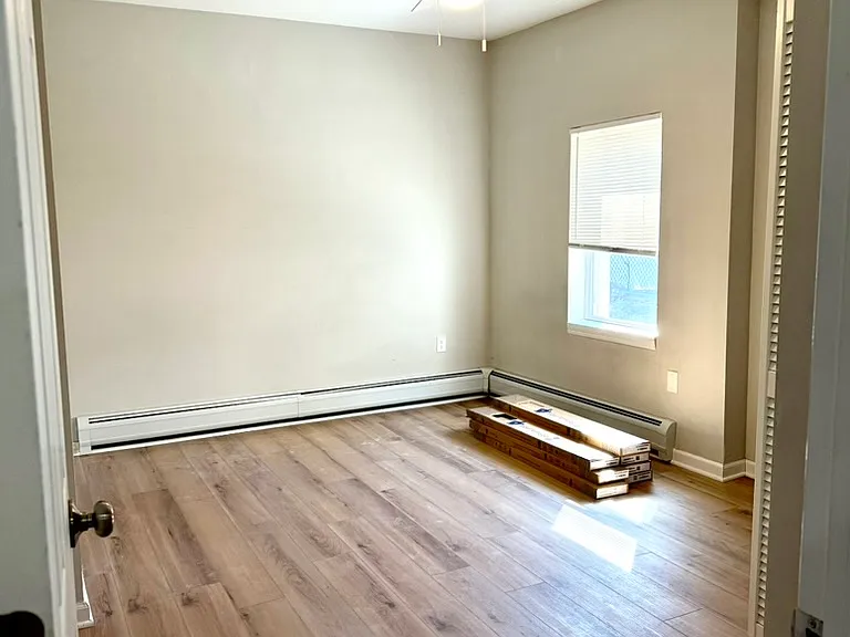 224 Cortlandt St #1 — Photo 10