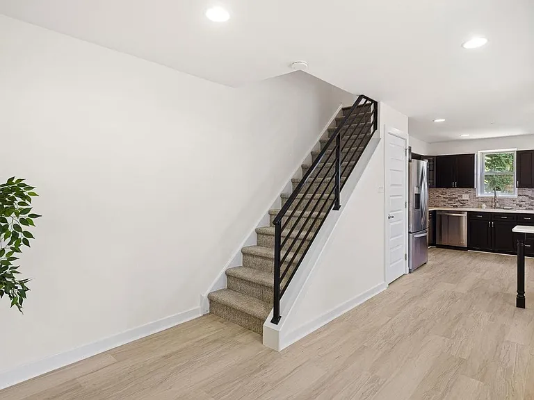 1865 Frankford Ave — Photo 4