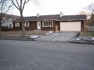 903 Adeline Dr, Elgin, IL 60123